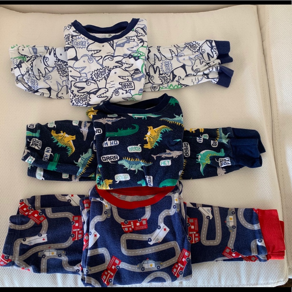 3 sets of 2T boys Carter’s pajamas